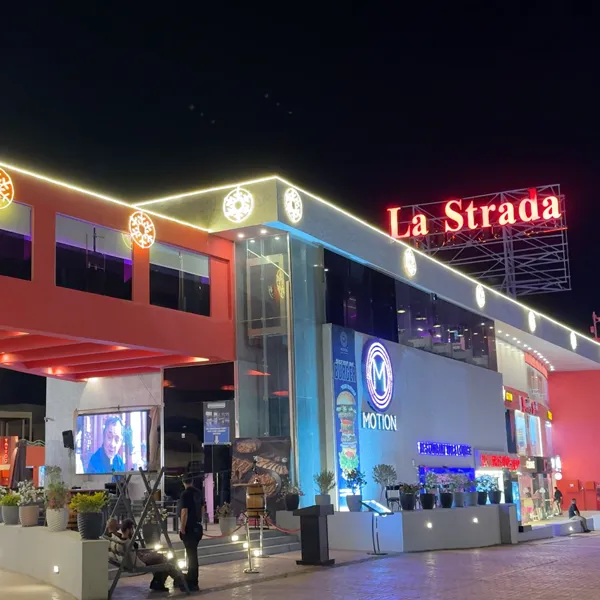 Nightlife and shops in Nabq Bay